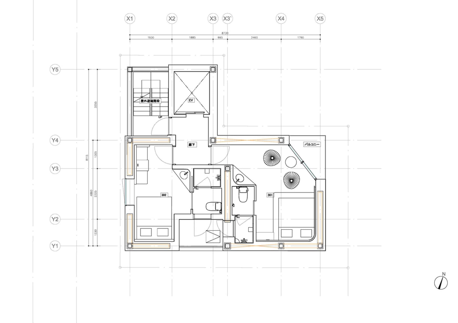 住宅建築的平面配置圖,展示居住空間與結構元素。
