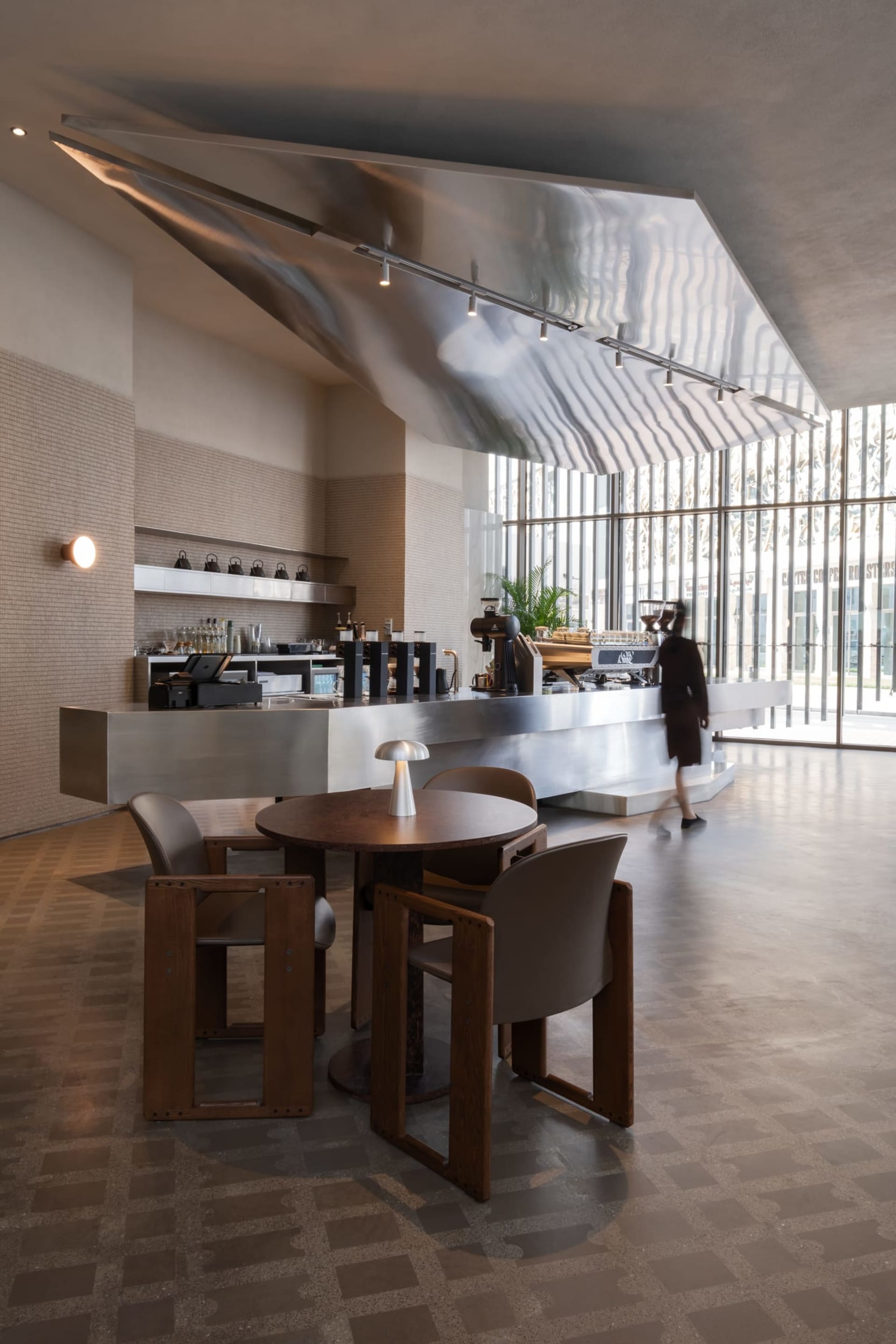 Como Lounge Café Minimalist Coffee, Dubai 3