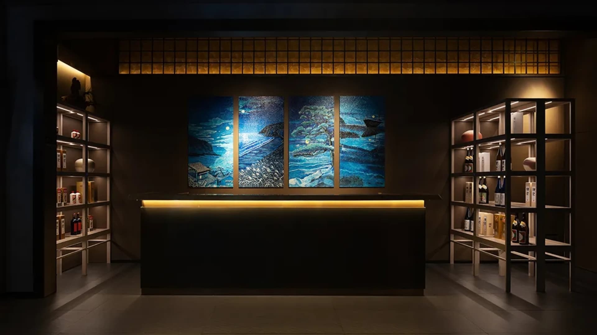 優雅餐廳內裝，吧台區上方懸掛大型水景畫作，氛圍高雅寧靜