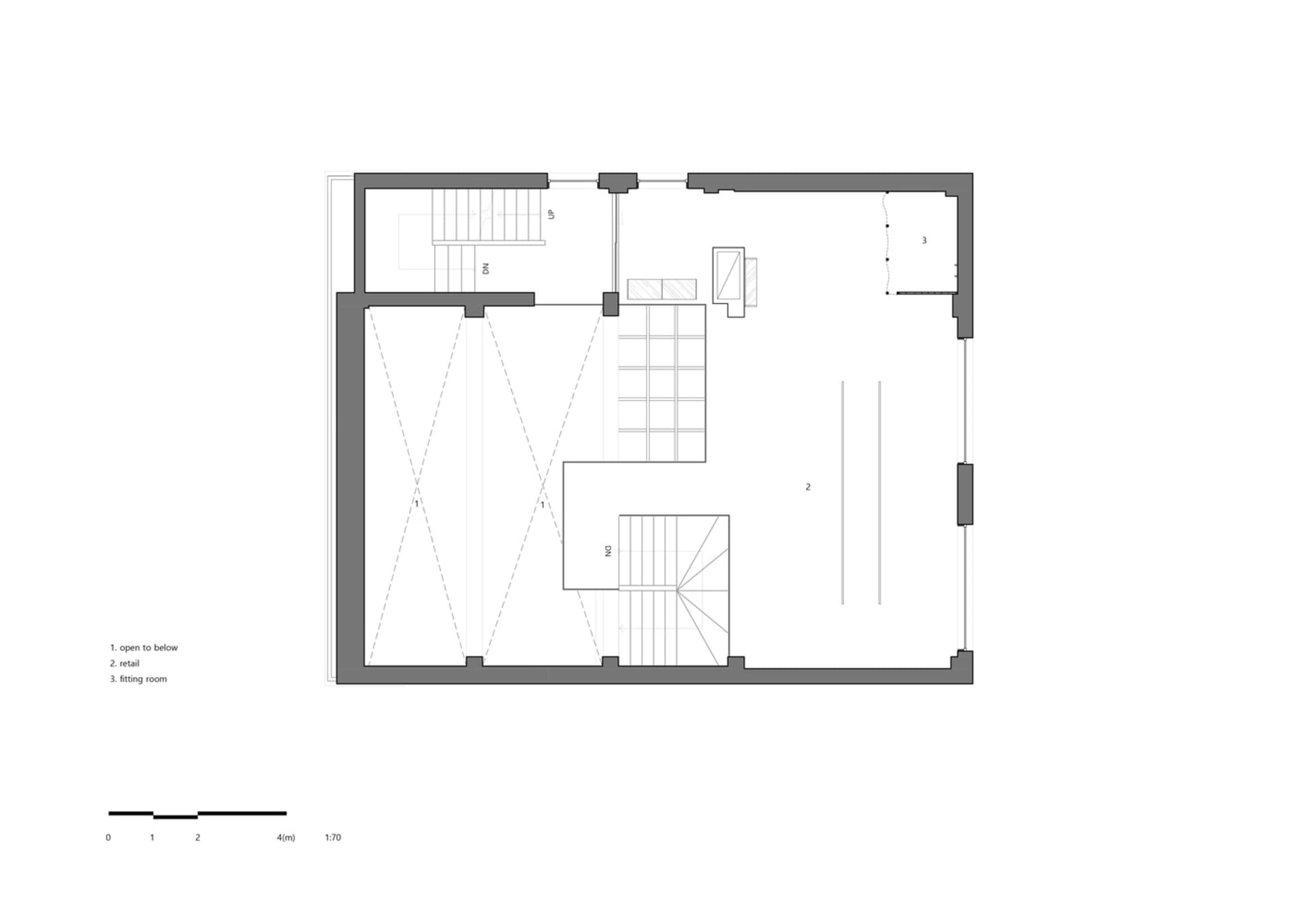 空蕩極簡餐廳，僅有少量家具，包括兩把椅子與一張餐桌，營造乾淨極簡氛圍