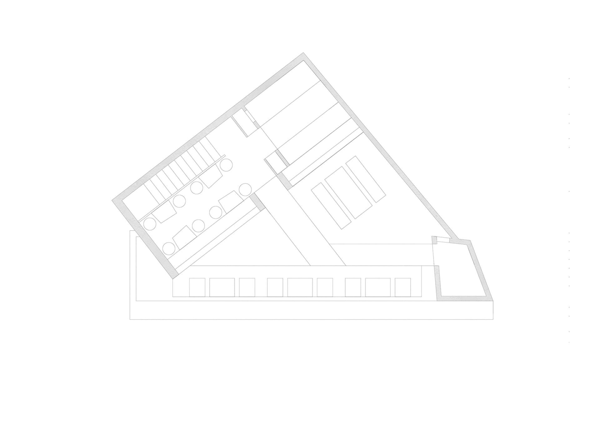 寬敞的辦公室內部空間，包含多個房間與走廊，透過天窗自然陽光充足照明