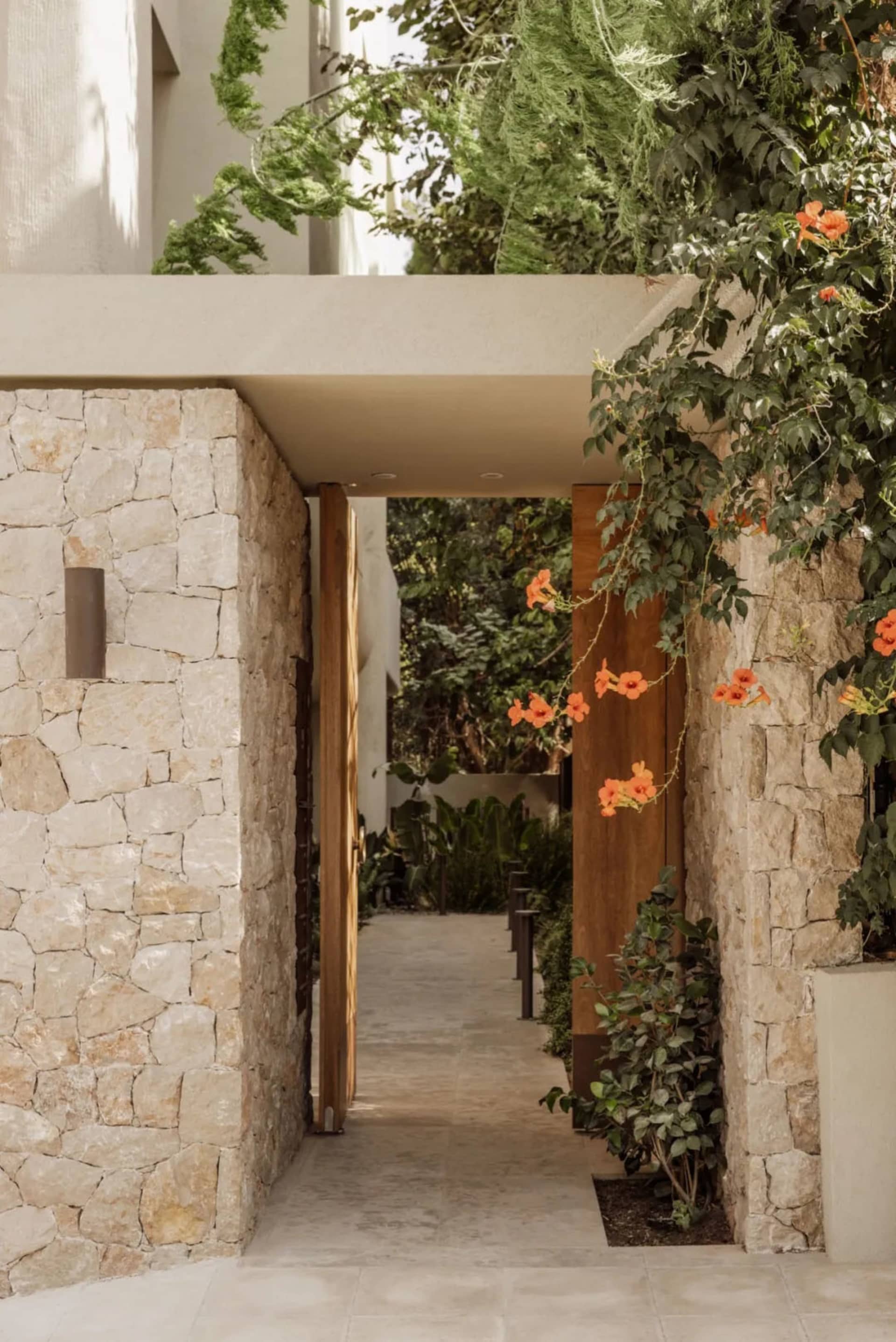 设计师自宅-希腊雅典帕帕戈暖色调复式公寓 4