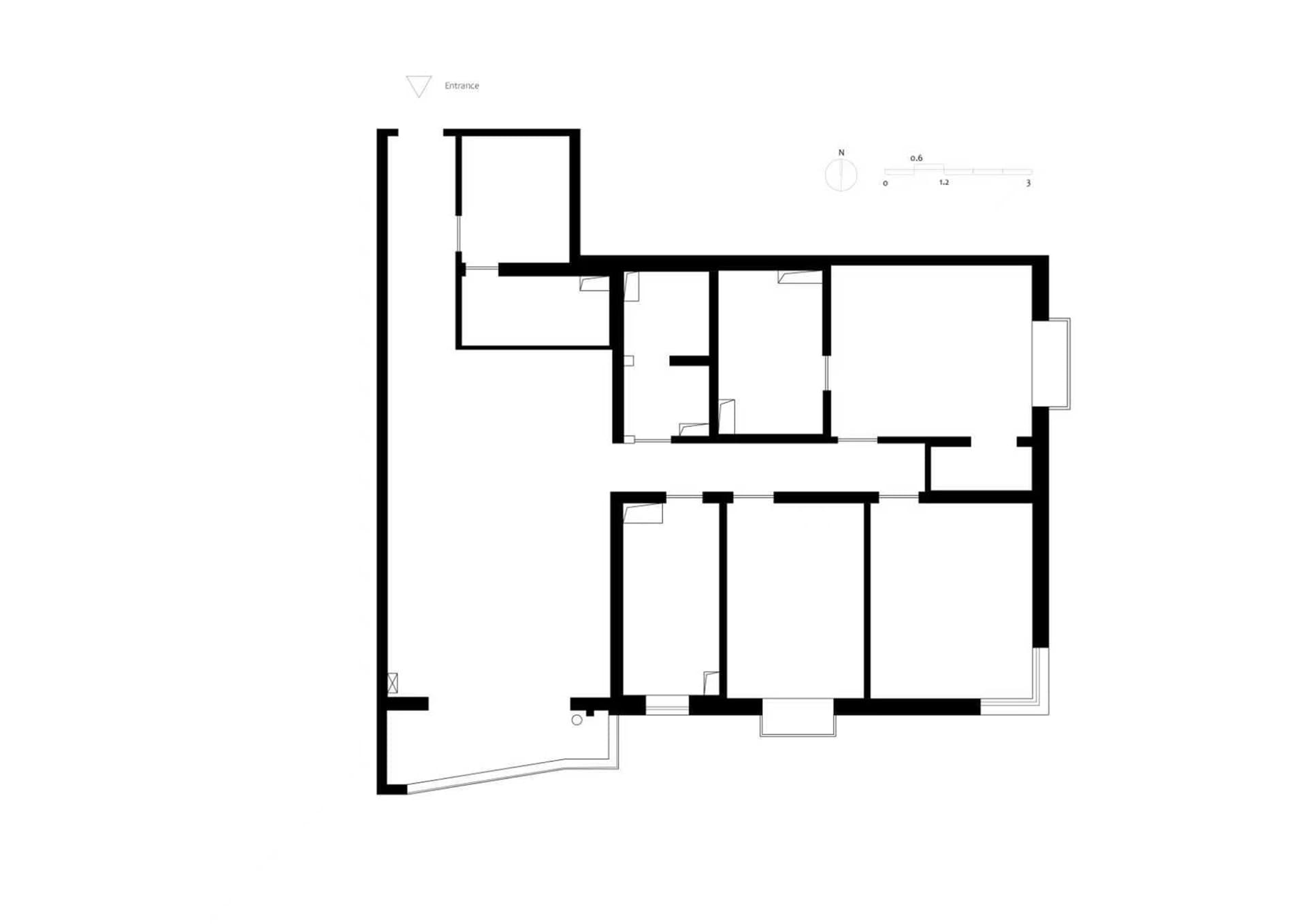 2D 從上方俯瞰的現代住宅圖，使用白色材料、自然光線，室內標示和尺寸