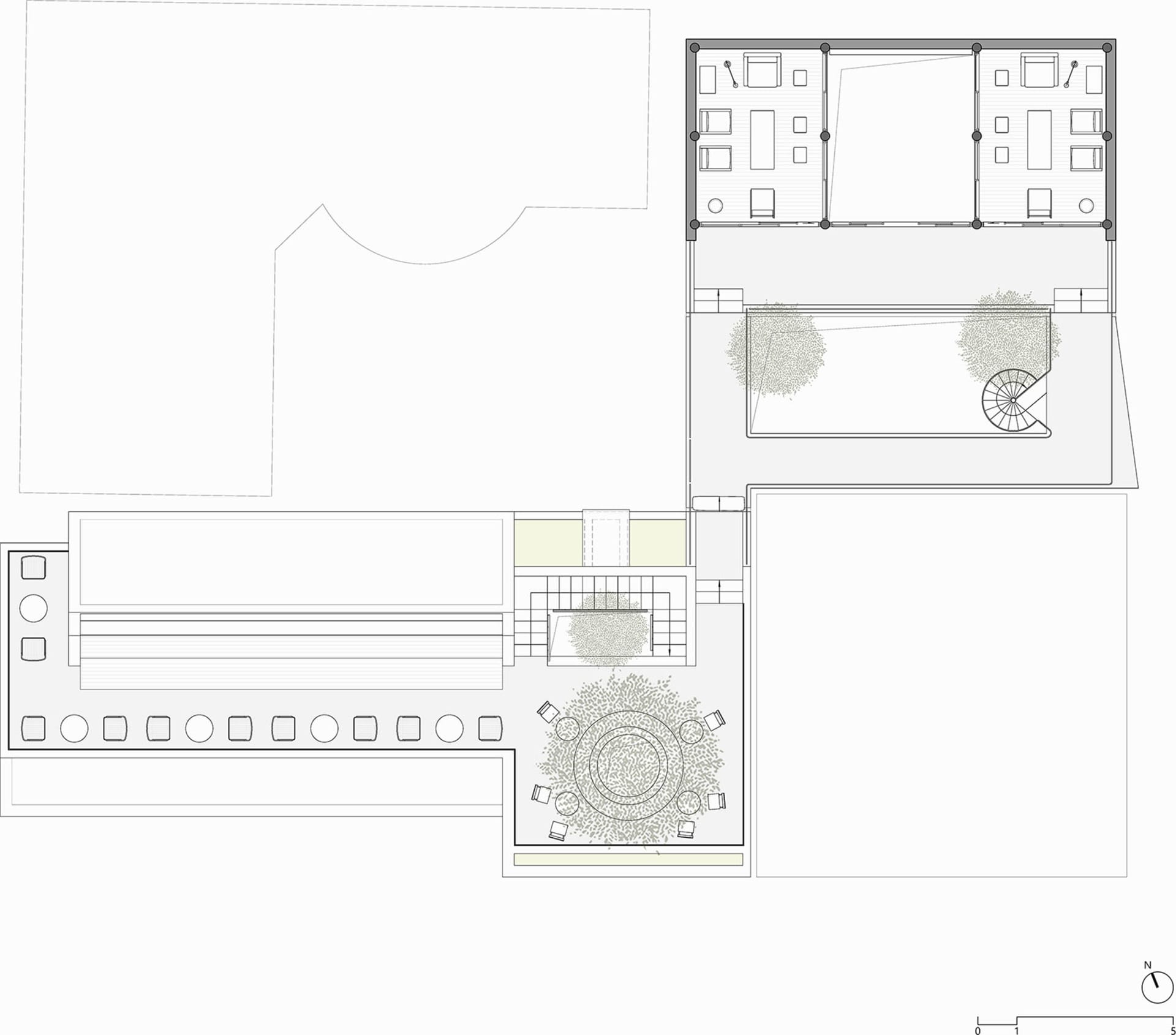 現代大廳圓形設計的白地板平面圖，展示家具配置，強調功能性與美學