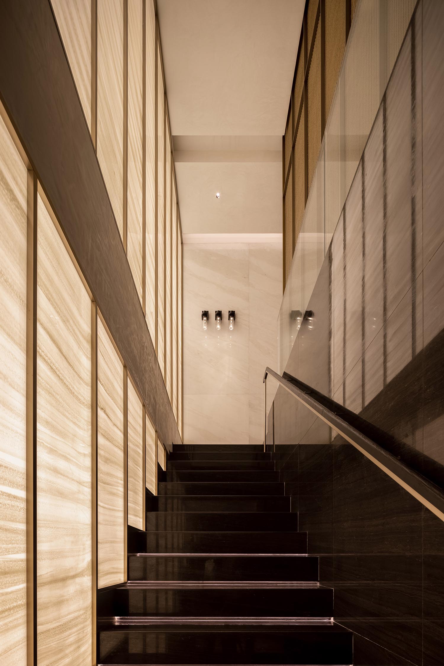 Sophisticated Dining Space 4