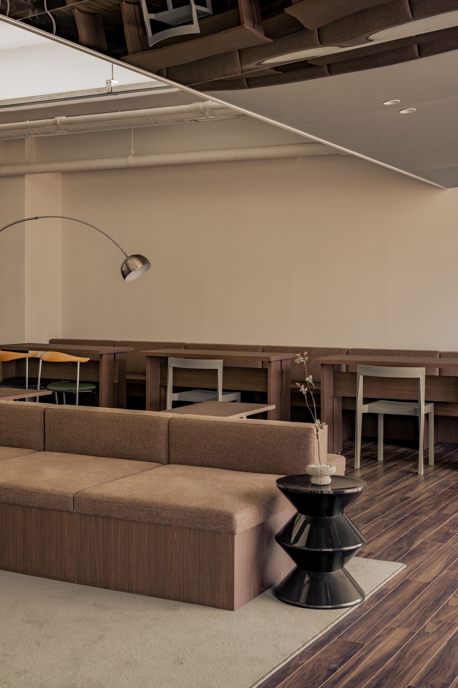 Contemporary Office Space 1