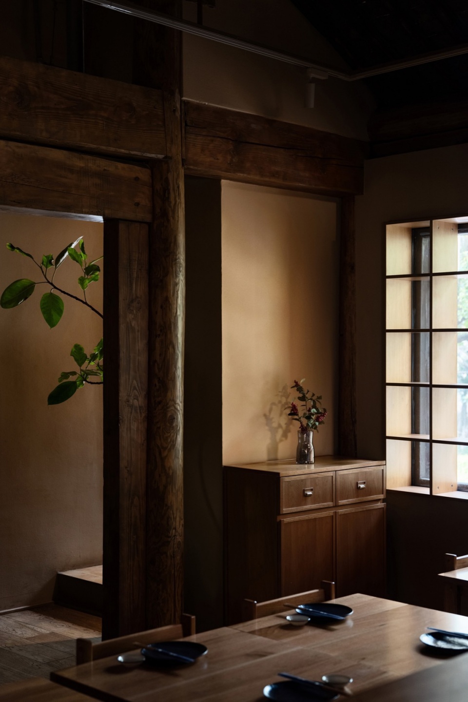 Chic Dining Design 4