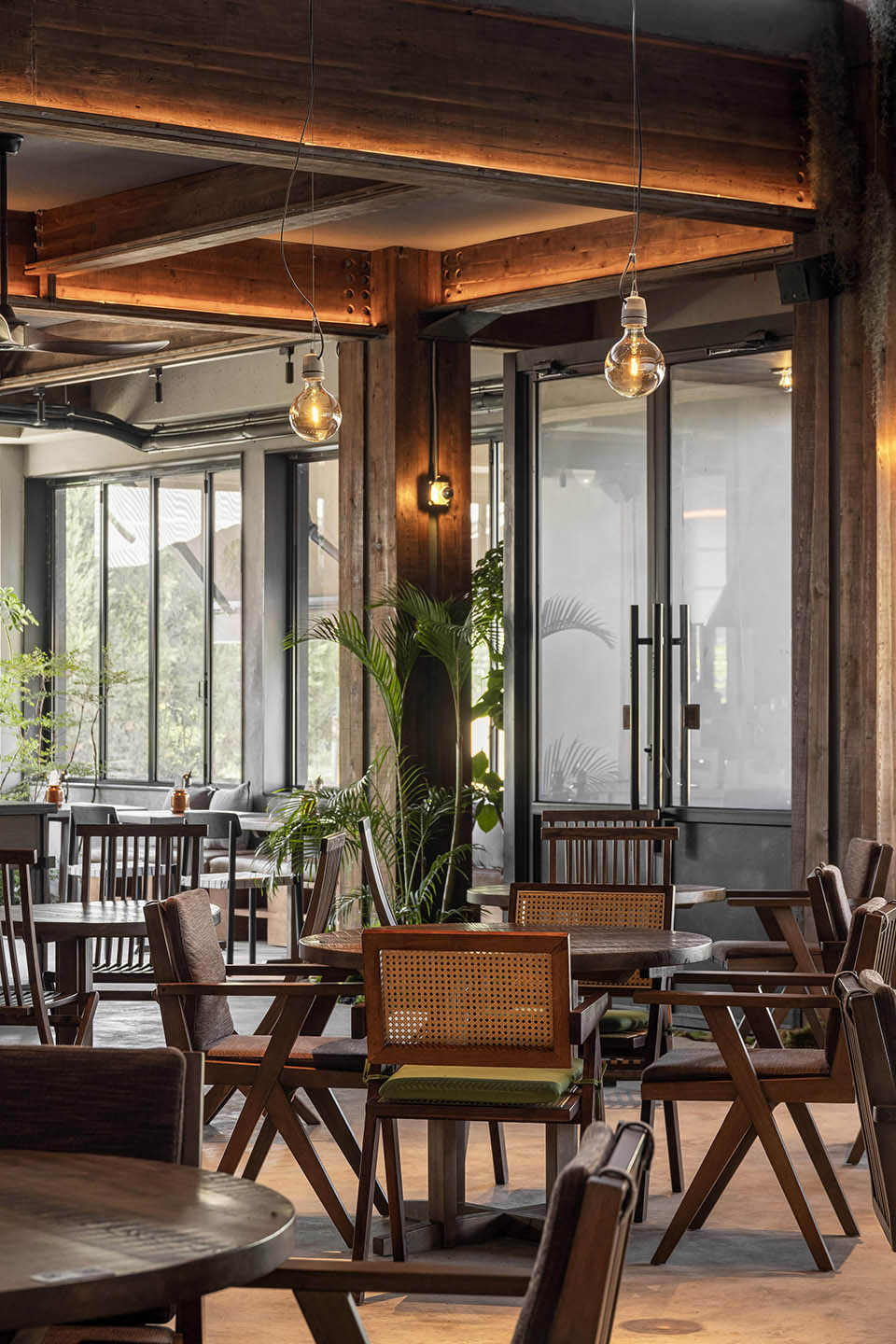 Luxurious Dining Design 2