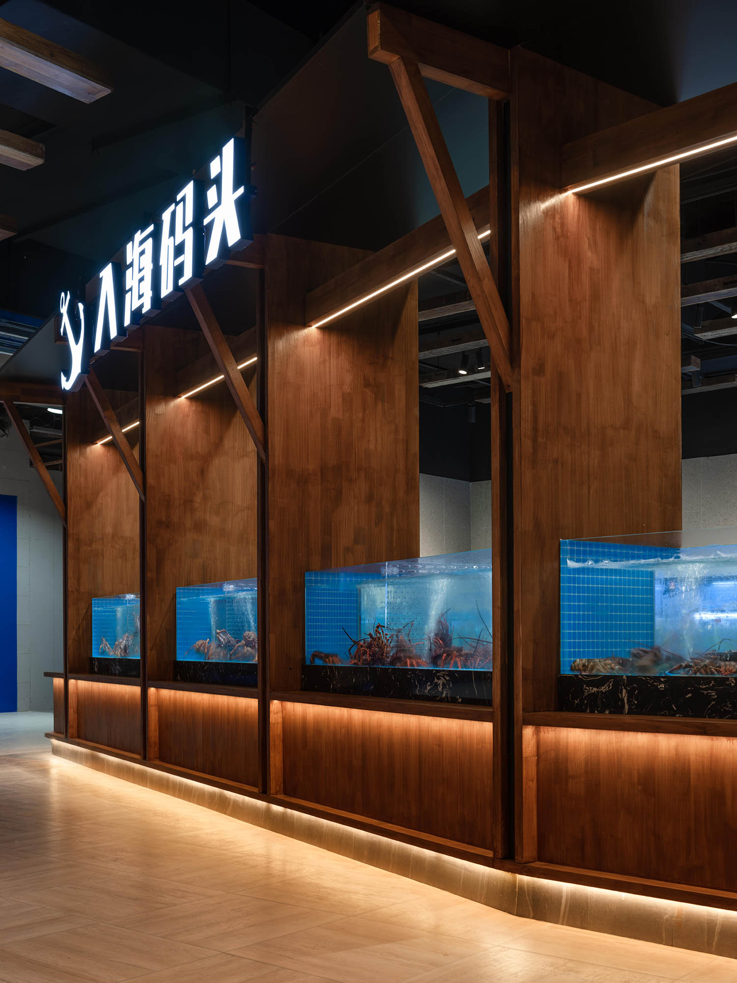 Luxurious Dining Design 4