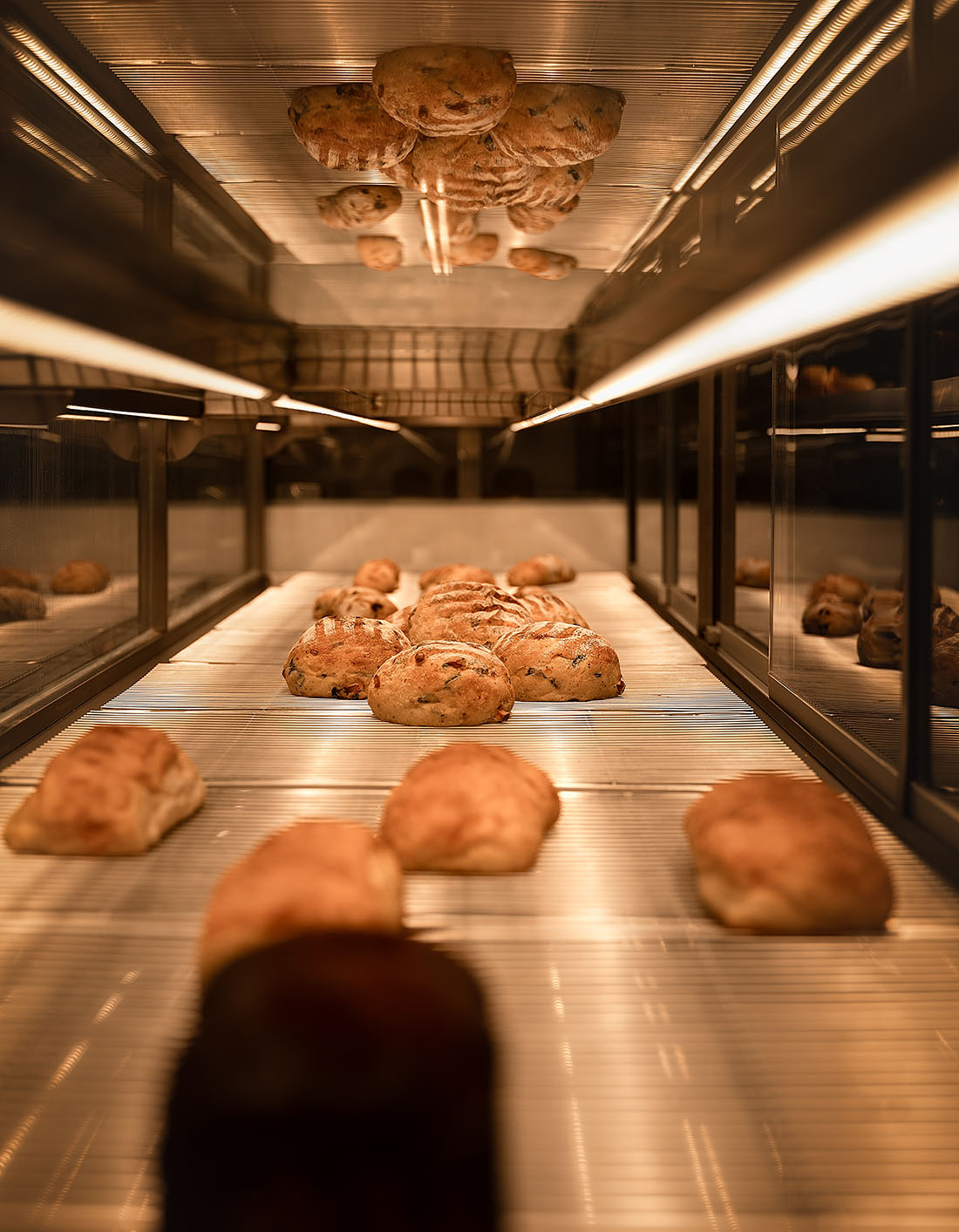 Sophisticated Retail Interior 4