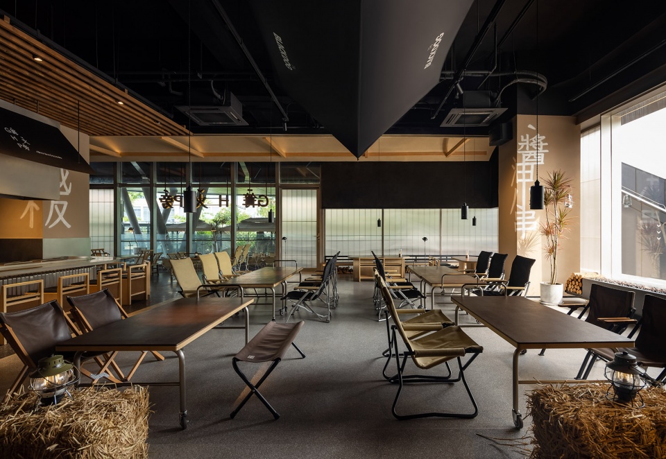 Classic Dining Design 1