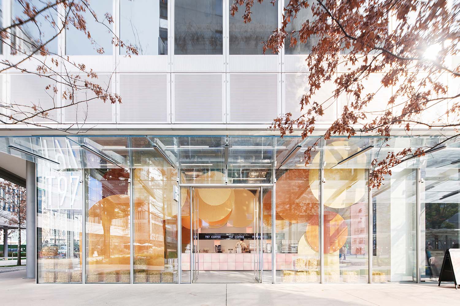 Luxurious Retail Concept 1