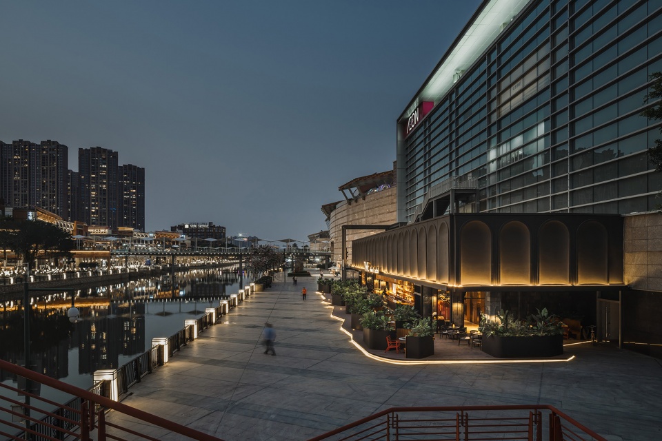 Sophisticated Dining Space 1