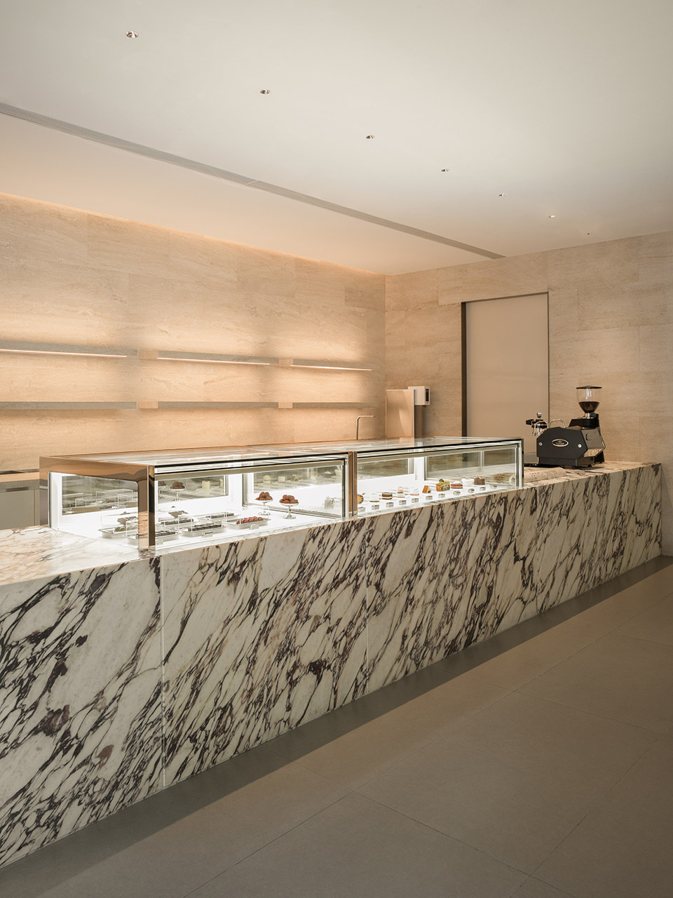 Sophisticated Retail Interior 4