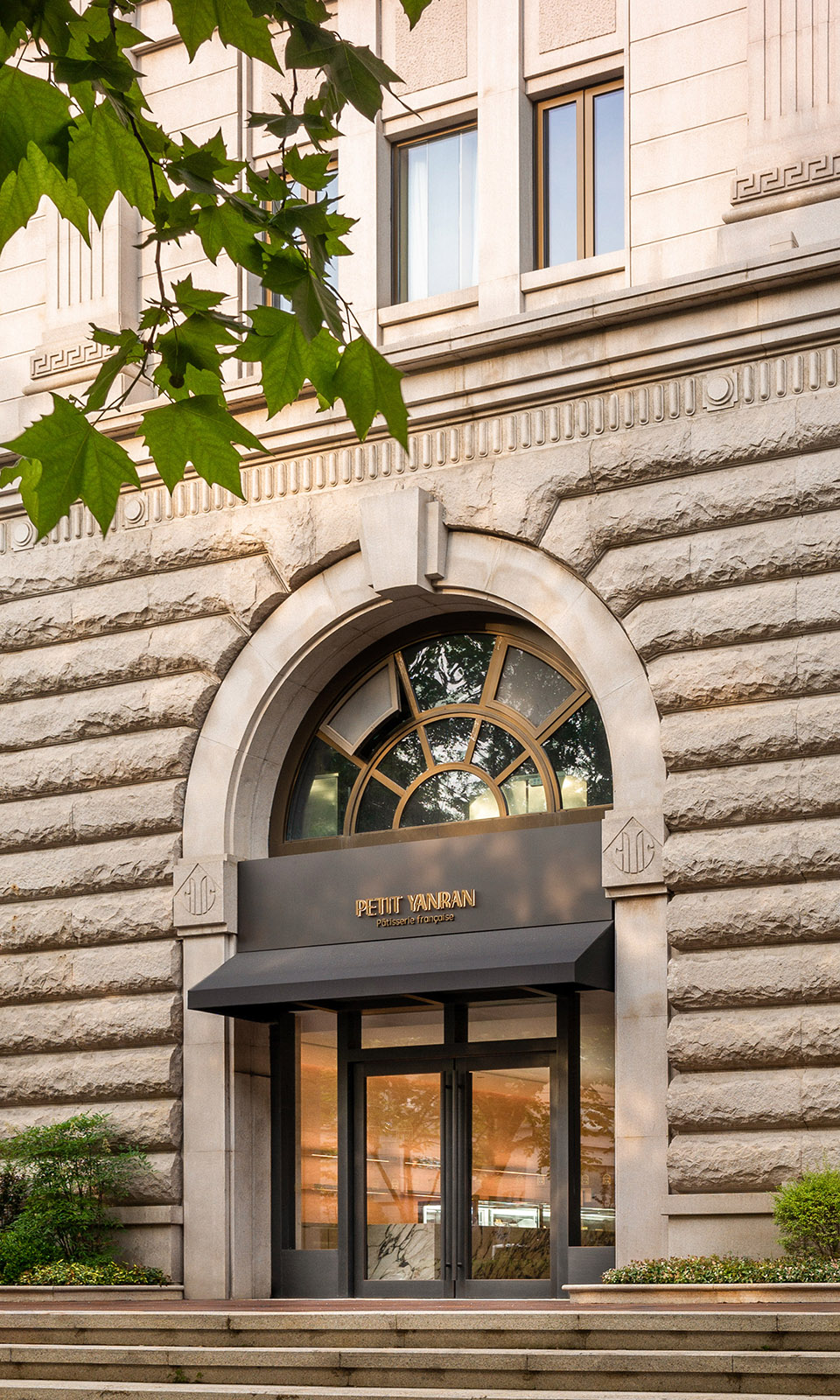 Sophisticated Retail Interior 1