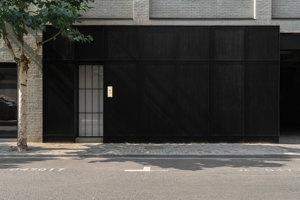 Sophisticated Floor Plan Interior 3