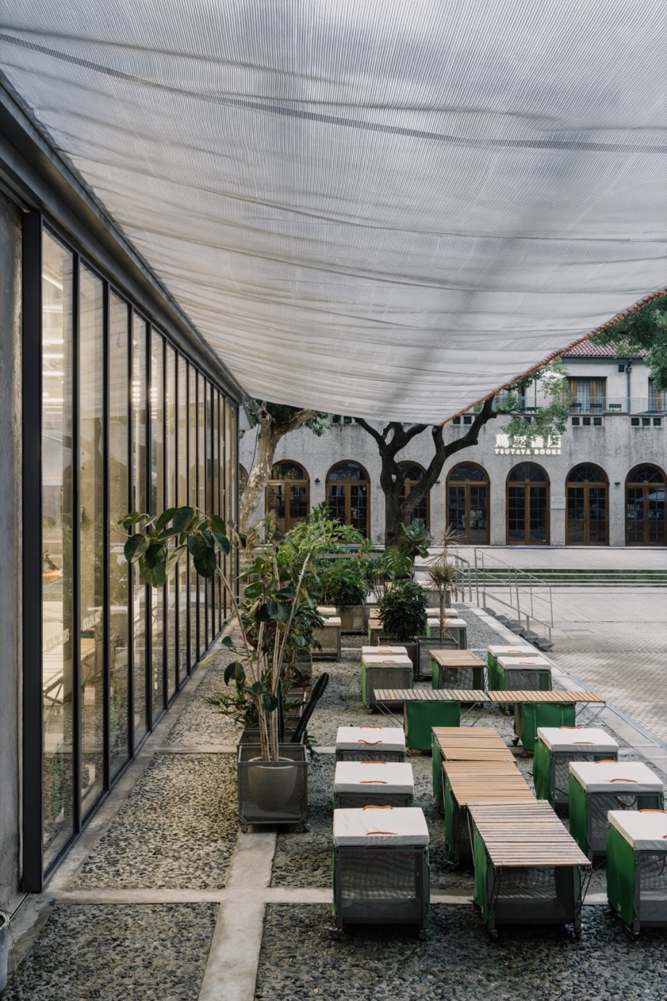 Elegant Retail Design 3