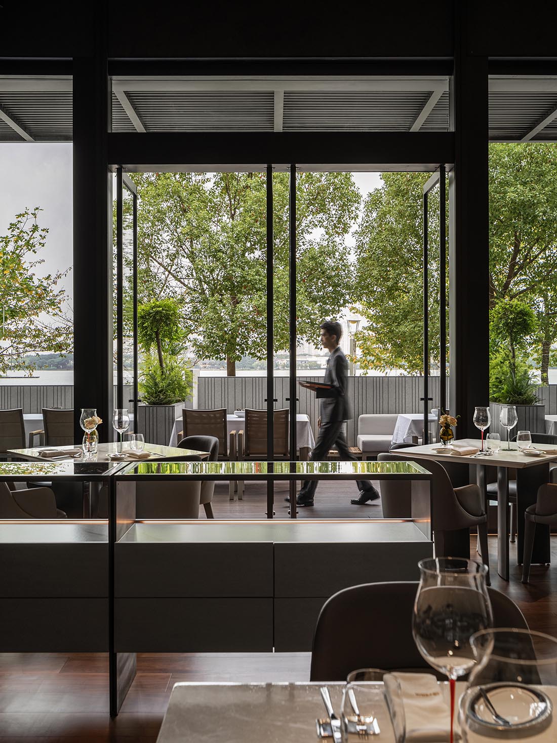 Chic Dining Design 2