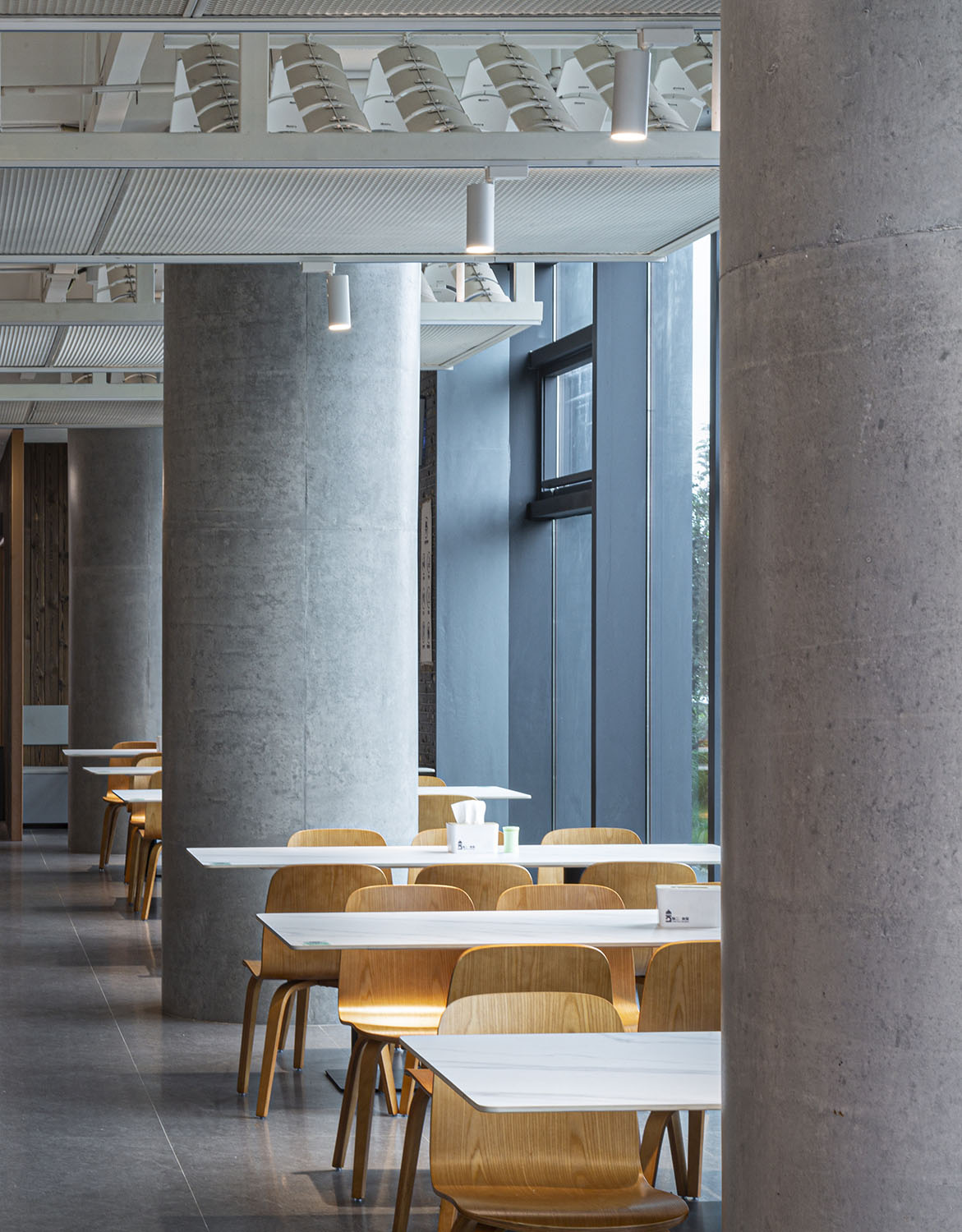 Sophisticated Dining Concept 1