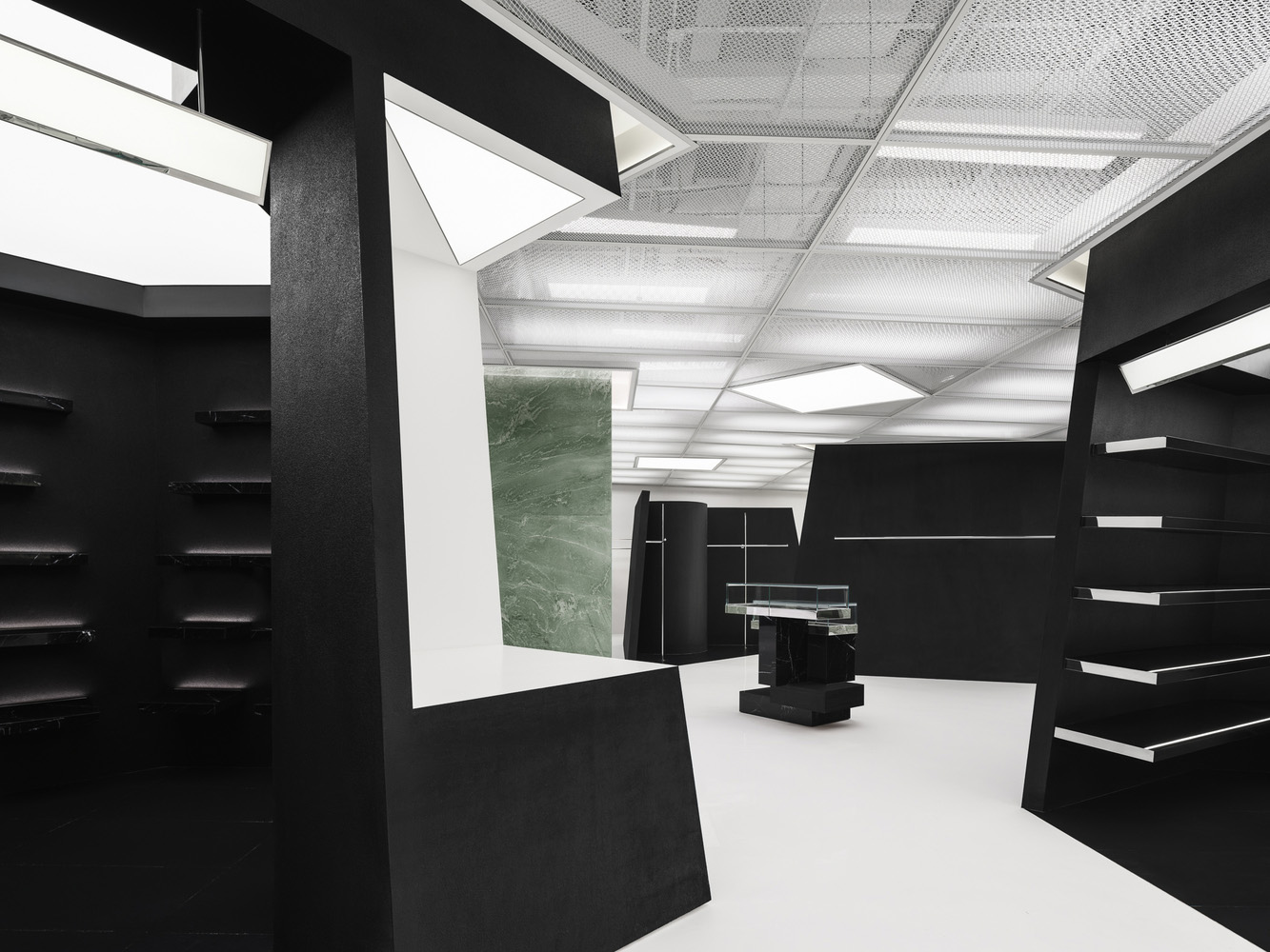 Stunning Retail Space 4