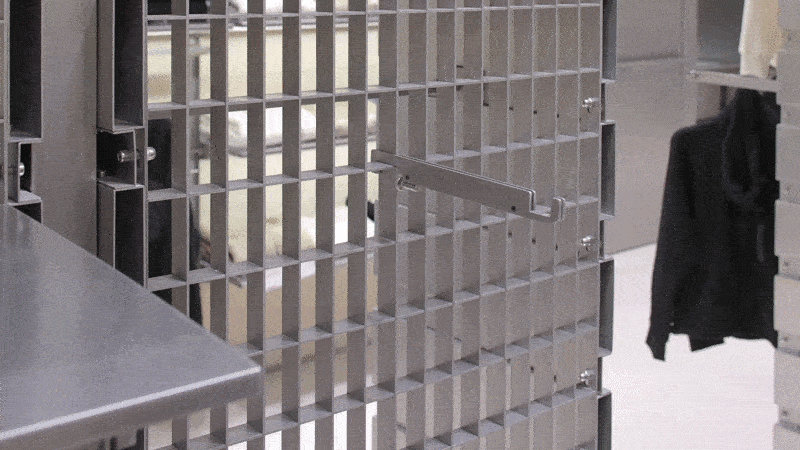 Luxurious Retail Space 1