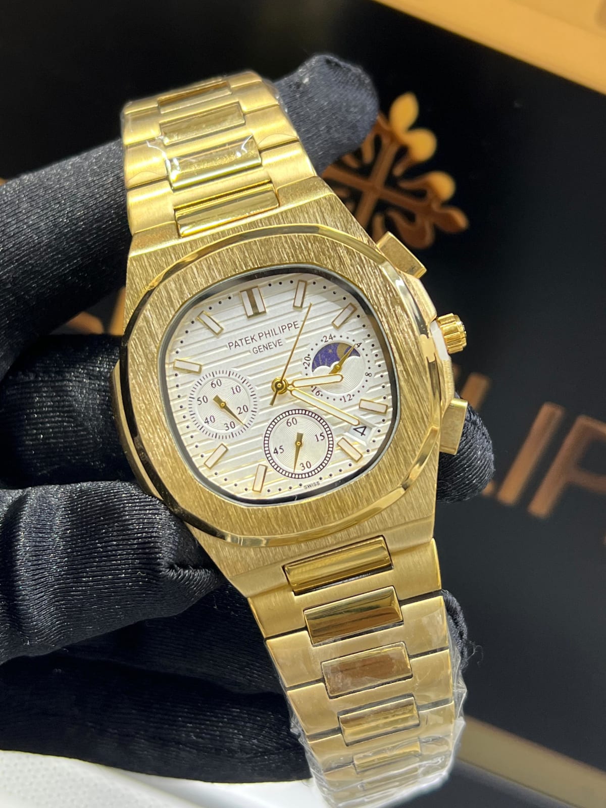 Patek Philippe Geneve thumbnail 3