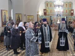 5 марта 2025 года, в среду первой седмицы Великого поста, в храме святого апостола Иоанна Богослова п. Игра епископ Глазовский и Игринский Виктор совершил великое повечерие с чтени