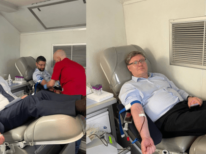 Андрей Исаев и Олег Гарин сдали кровь для пострадавших от терактов в Дагестане и Севастополе