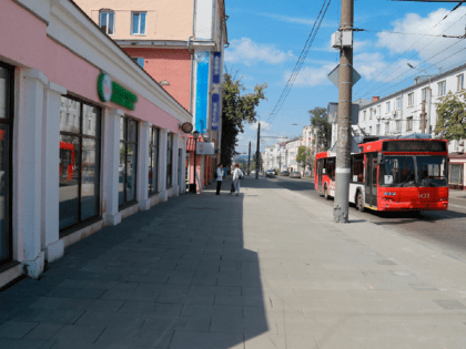 По программе «Пешеходный Ижевск» обустраивают тротуары в центре города