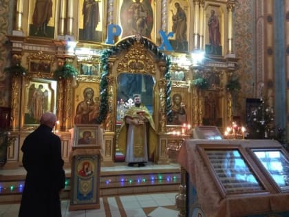 5 января 2025 года, в Неделю 28-ю по Пятидесятнице, святых отец, в храме Казанской иконы Божией Матери п. Балезино настоятелем иереем Антонием Антоновым была совершена Божественная