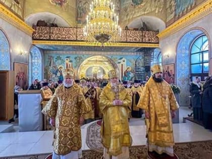 Епископ Глазовский и Игринский Виктор возглавил Божественную литургию в Троице-Никольском храме с. Николо-Берёзовка