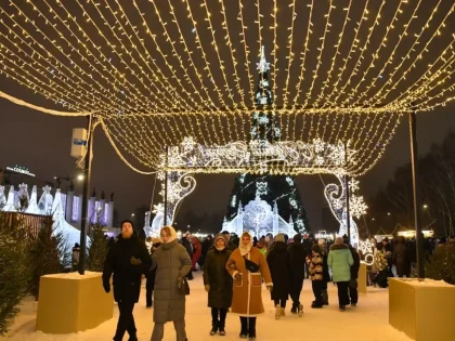 Несколько тысяч жителей Ижевска встретили Новый год на Центральной площади города