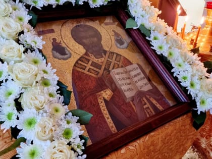 В Свято-Никольском храме прихожане отметили престольный праздник