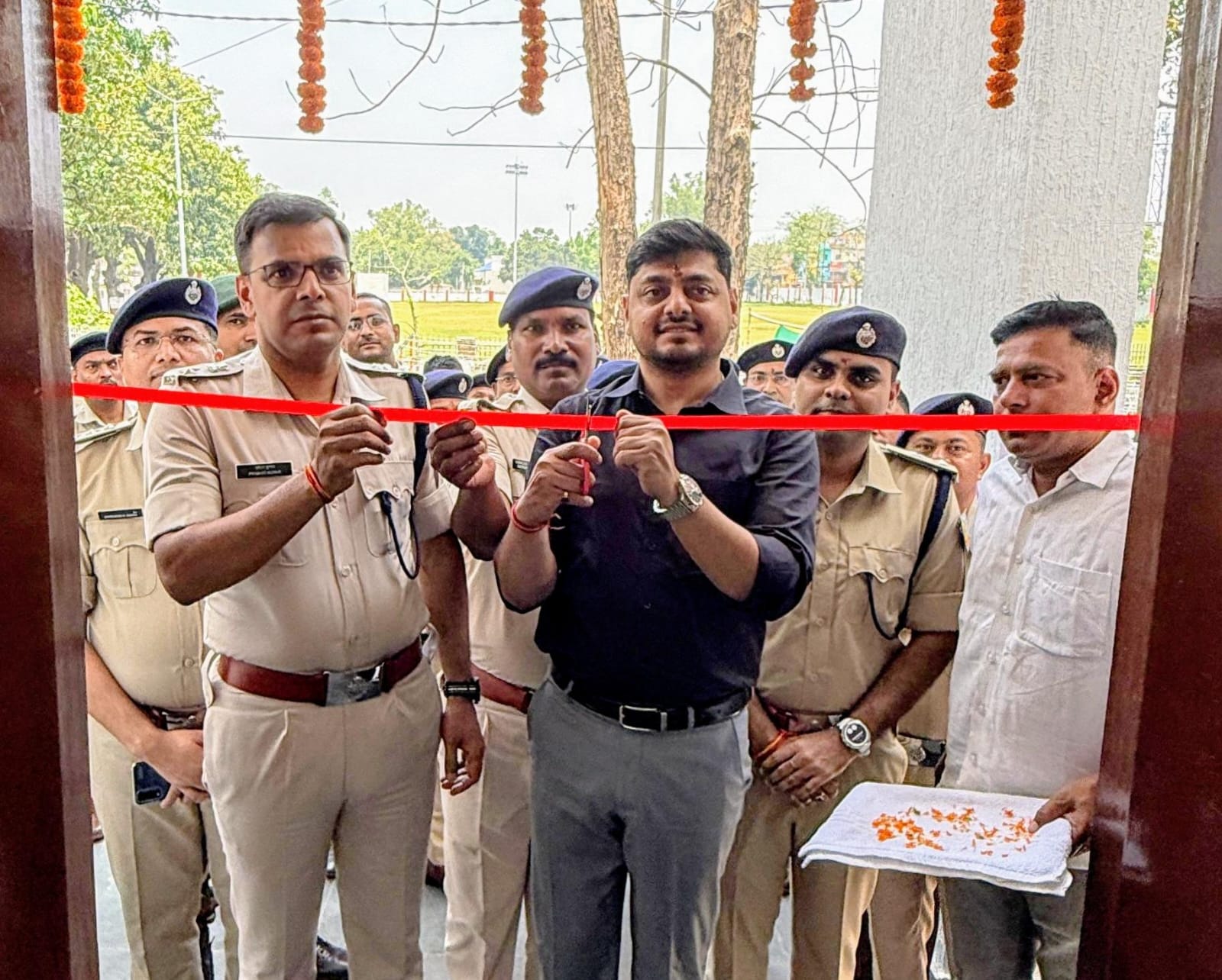 धनबाद पुलिस केंद्र में मैगजीन गार्ड भवन का उद्घाटन