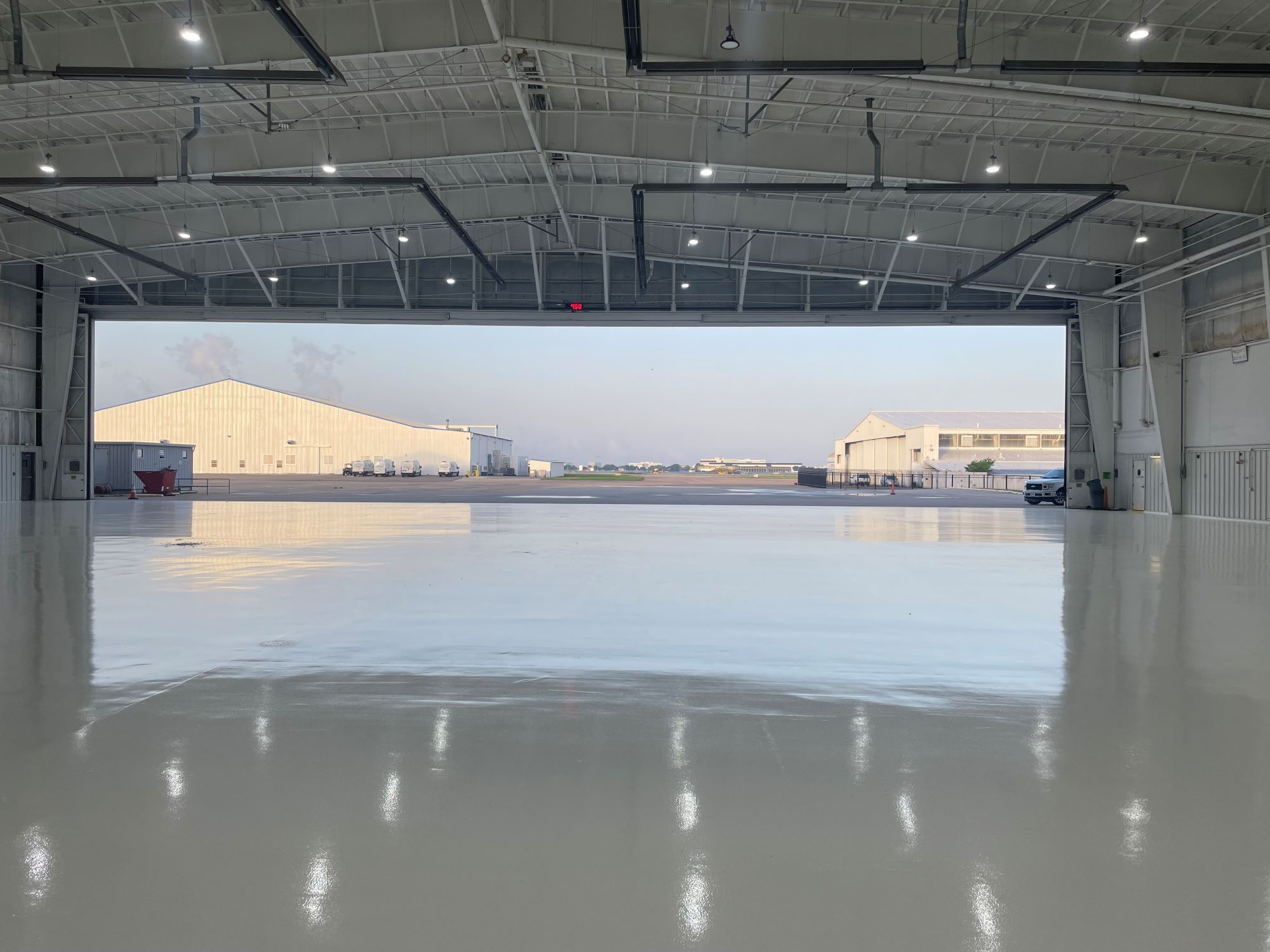 8555 Hangar