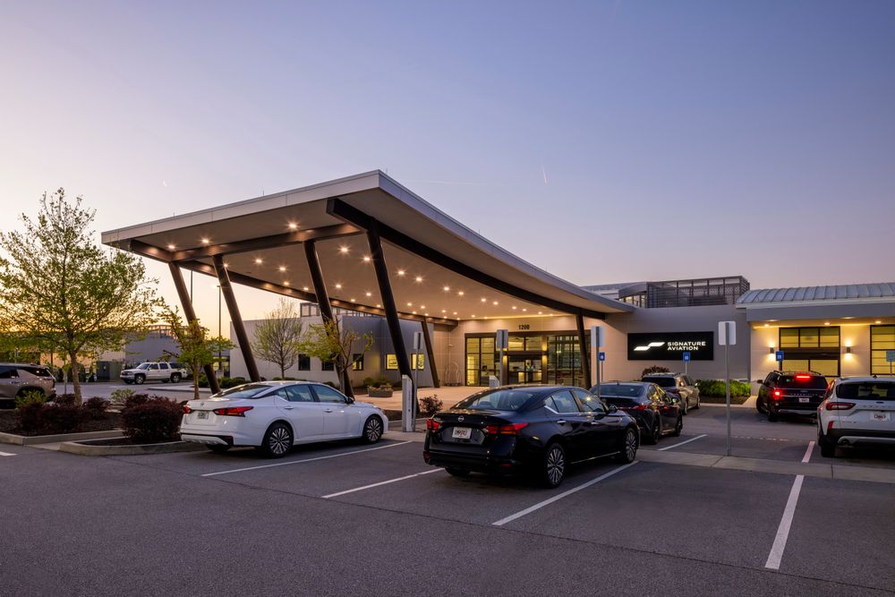 Signature FBO entrance at Hartsfield-Jackson Atlanta Int'l Airport