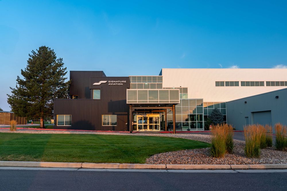 Signature FBO at Centennial Airport – North, external