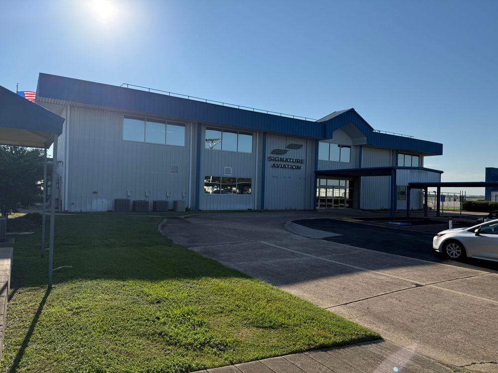 Signature FBO at Ellington Airport, Houston, external