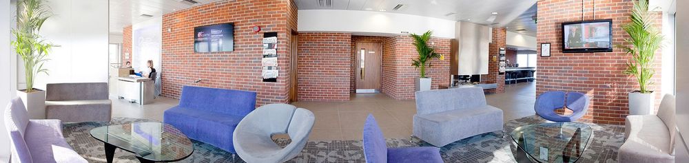 Signature FBO at LTN-Terminal 2 lounge