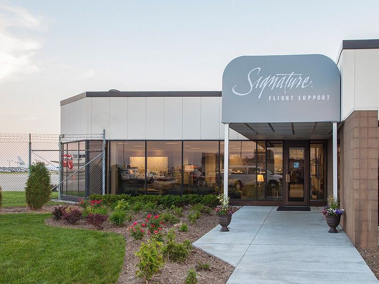 Signature FBO entrance at Detroit Metro Airport