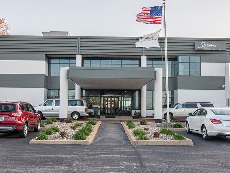 Signature FBO at St. Louis Int'l Airport external, entrance
