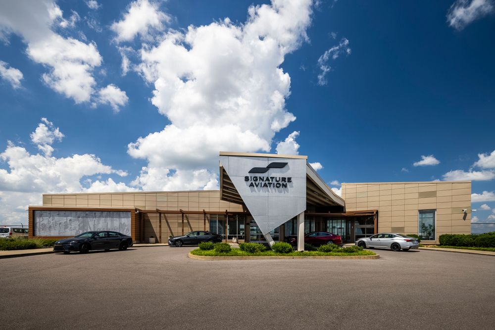 Signature Aviation Nashville BNA_001.jpg