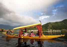 Shikara ride in Kashmir 3