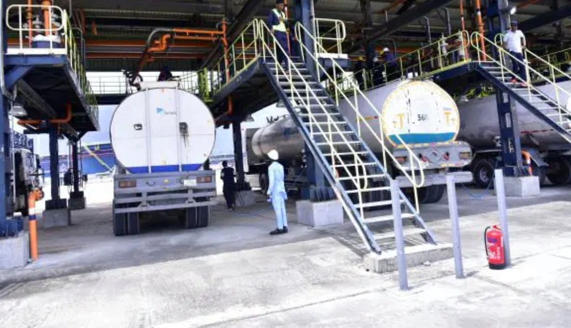 Dangote refinery raises petrol to N1,275, diesel now N1,950