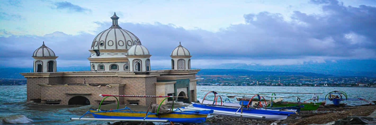 El Salvador: The Heart of Central America, Archaic Wonders and Beach Marines.