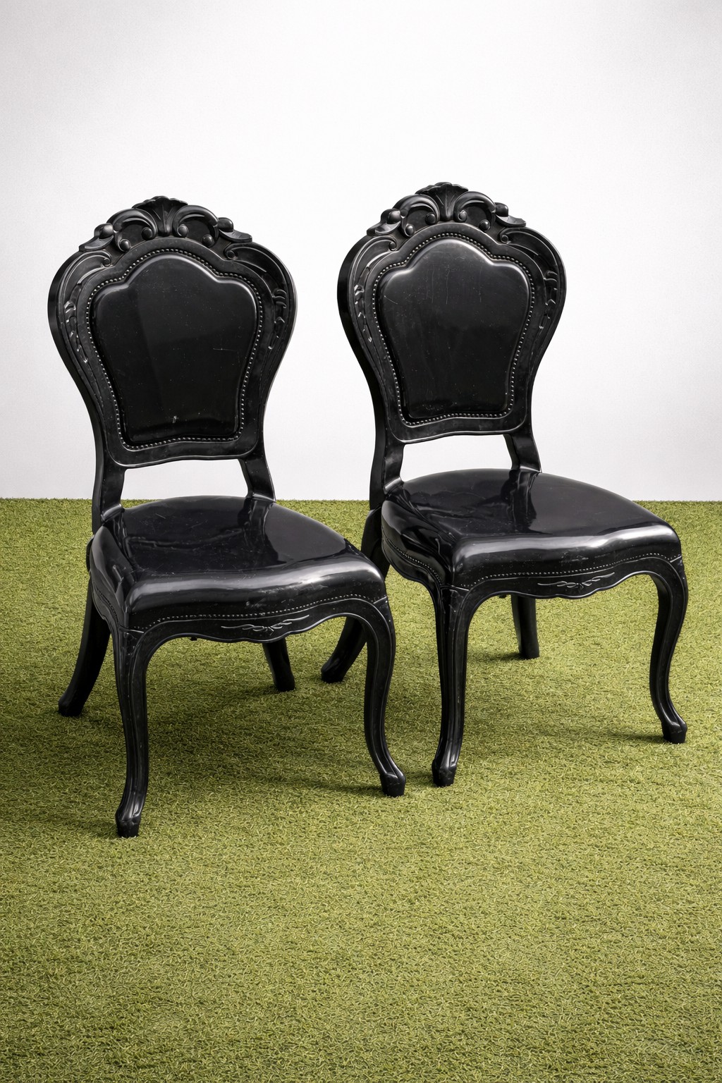 Vogue, Color: Black. Example photo from Boblys Rentals.
