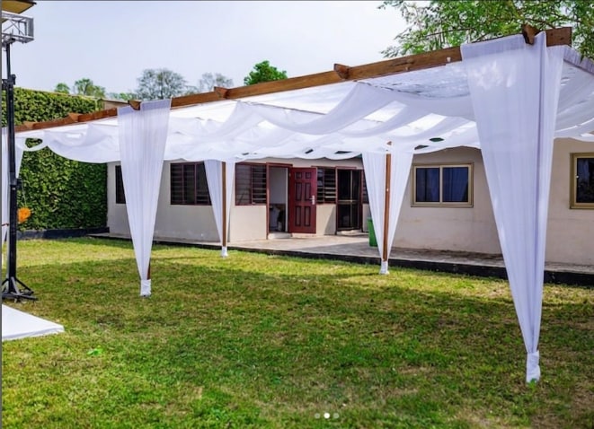 Pergola, Size: 3 RM · Color: Brown. Example photo from Boblys Rentals.