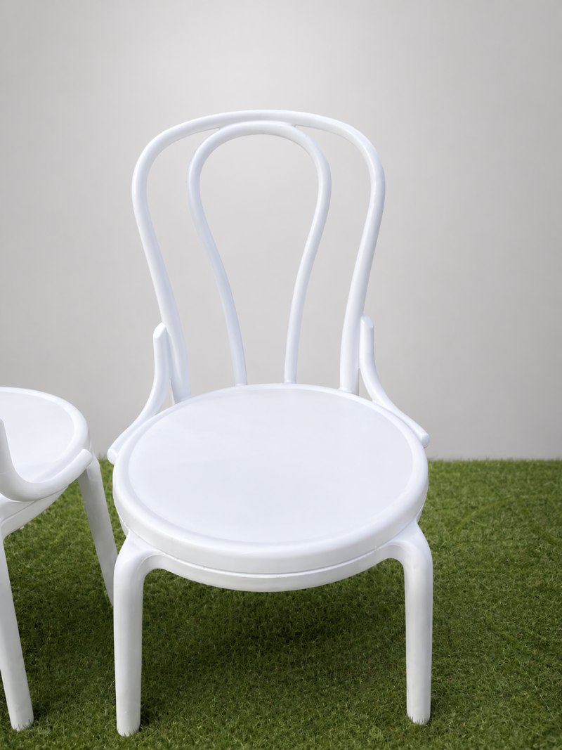 Thonet in the Boblys Rentals catalogue. Photo 1 of 1.