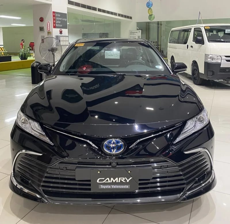 Toyota Camry Hybrid Vehicle Overview