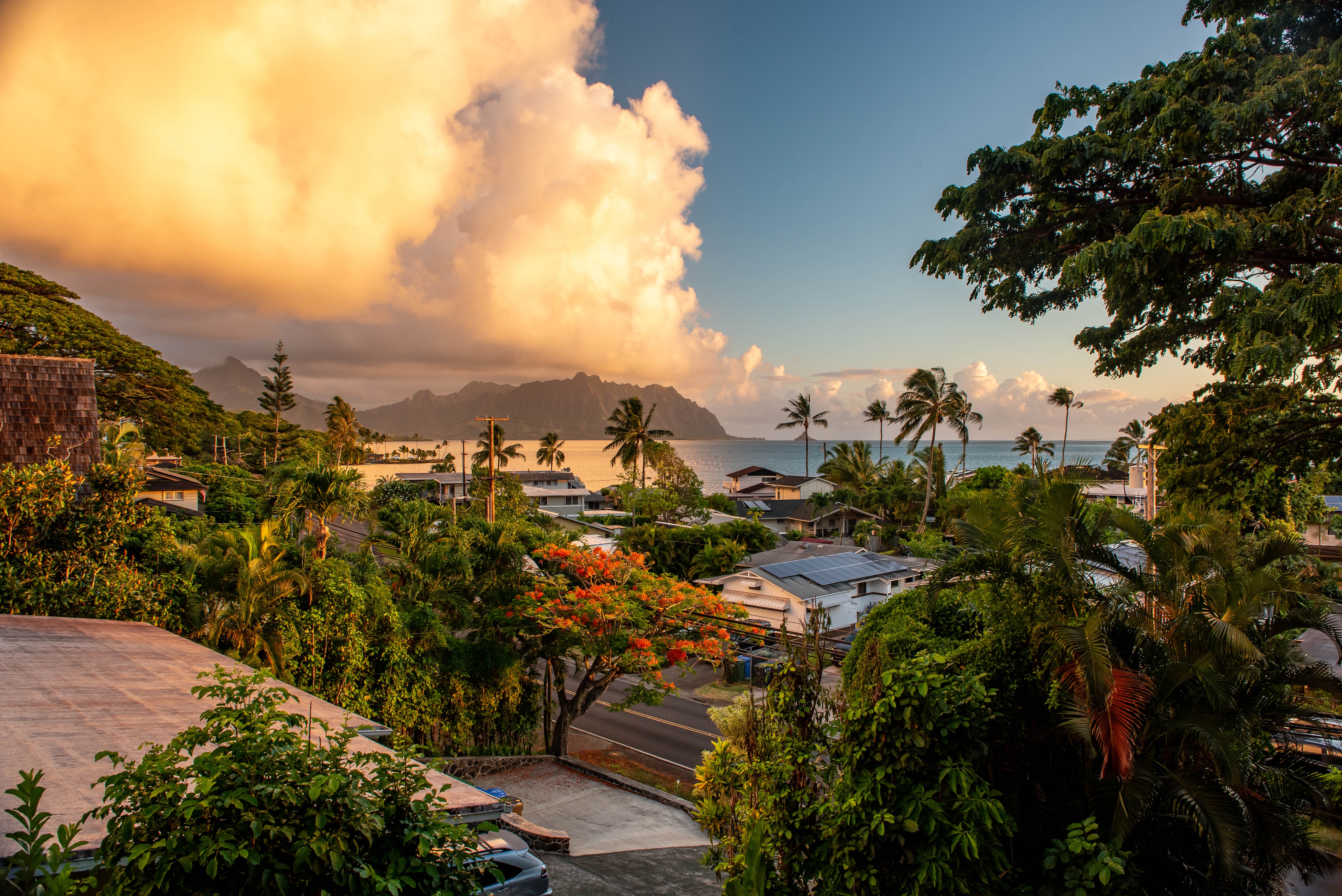 USA - Hawaii - Oahu Sunrise